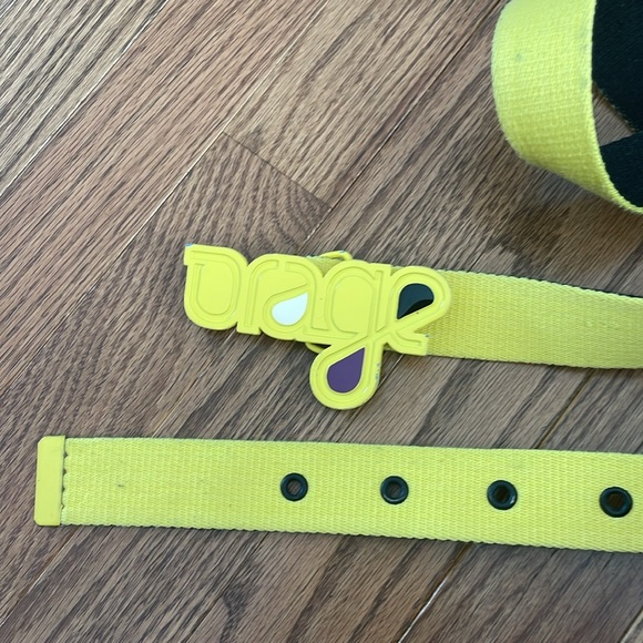 Yellow belt - Picture 2 of 2